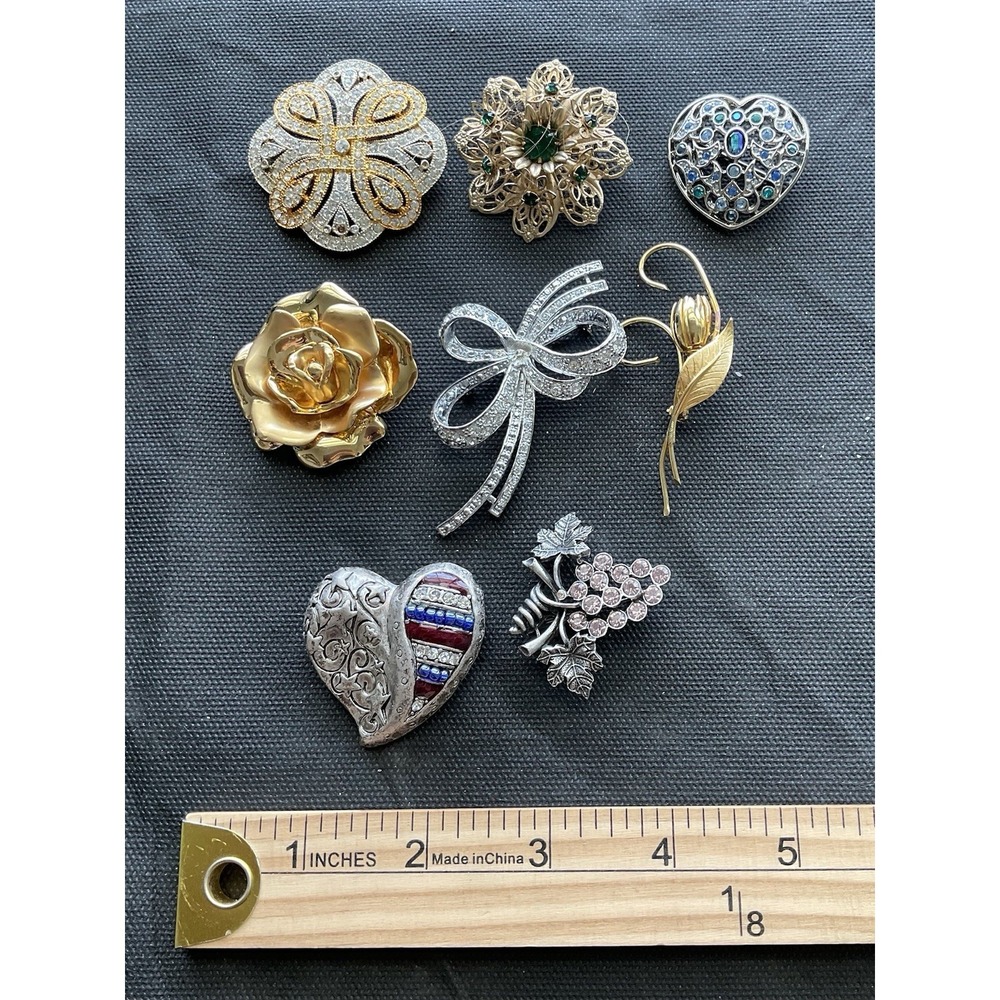 Lot Of 8 Vintage To Modern Brooch Pins Some Signed Gold & Silver Tone - Picture 5 of 9